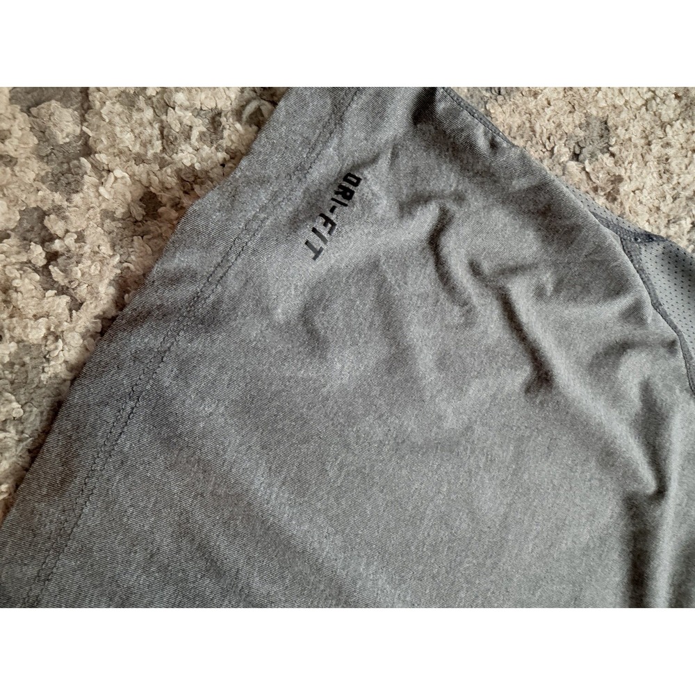 Nike Pro Combat Gray Sleeveless Compression‎ Shirt Men's Small Athletic Fit